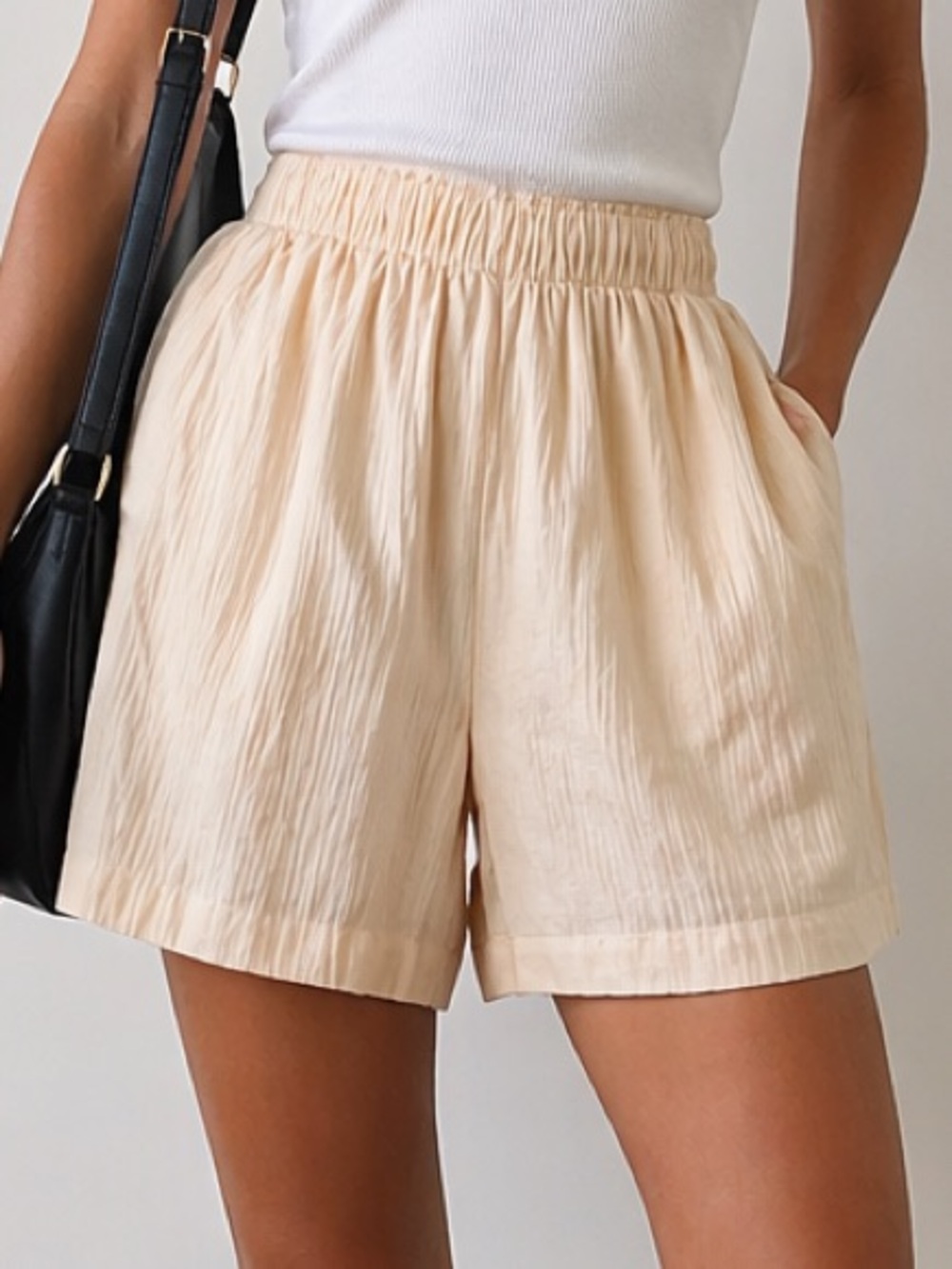 Anine Bing Keelan pull on shorts in cream size XS